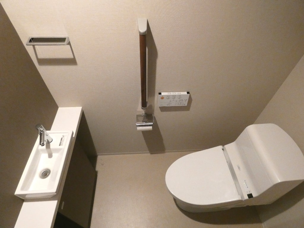グランドメゾン新梅田タワー　トイレ